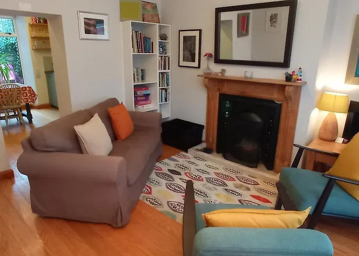 No 14 -A Cosy Townhouse In Westport